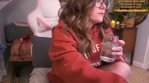 Snapshot of allieberrybb chatting on September 20, 2:12 am bb online show from September 20, 2:12 am