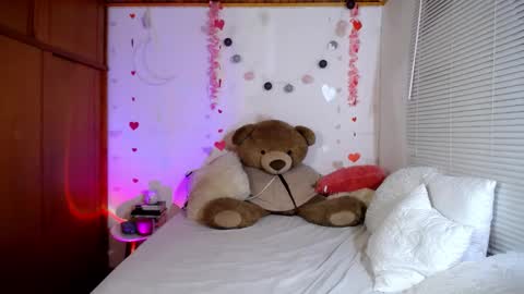 Allie  online show from February 25, 10:18 pm