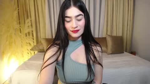 Snapshot of allierose_ chatting on June 5, 2:12 pm Allie online show from June 5, 2:12 pm