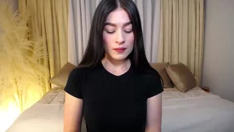 Snapshot of allierose_ chatting on June 14, 2:24 am Allie online show from June 14, 2:24 am