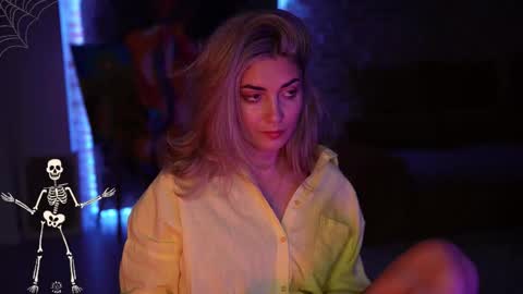 Allie online show from October 26, 5:46 am