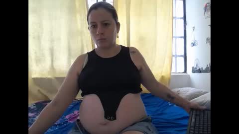 Snapshot of allison_baby_2416 chatting on April 11, 3:38 pm Alisson online show from April 11, 3:38 pm