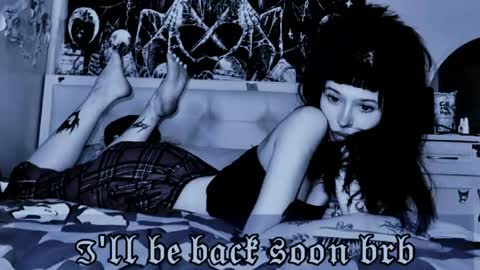 Snapshot of allisondeetz chatting on June 5, 4:35 pm Alis online show from June 5, 4:35 pm