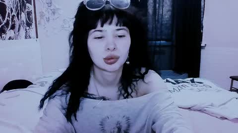 Snapshot of allisondeetz chatting on June 9, 4:29 pm Alis online show from June 9, 4:29 pm