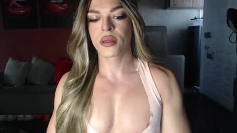 Snapshot of allisonfit chatting on May 1, 12:32 pm Allison Victoria online show from May 1, 12:32 pm