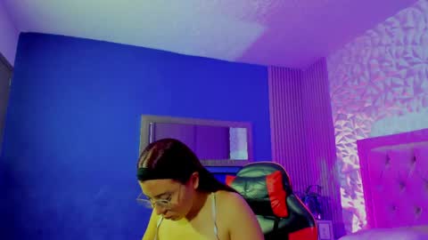 Snapshot of allisonlove_88 chatting on April 22, 3:31 am ALLISON online show from April 22, 3:31 am