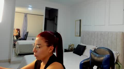 Snapshot of allisonlove_88 chatting on April 26, 4:10 am ALLISON online show from April 26, 4:10 am