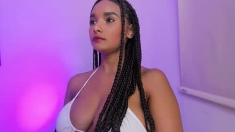 Snapshot of allisonn_bell chatting on February 21, 8:32 pm Allison online show from February 21, 8:32 pm