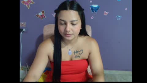 Snapshot of allisonn_smith18 chatting on April 9, 6:19 am Alisson online show from April 9, 6:19 am