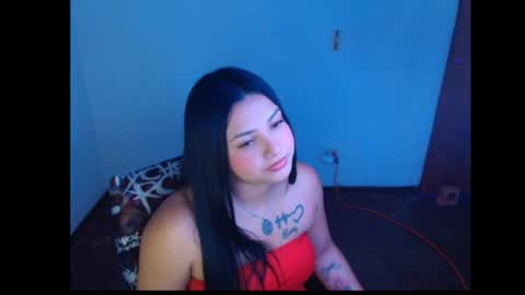 Snapshot of allisonn_smith18 chatting on April 24, 5:43 am Alisson online show from April 24, 5:43 am