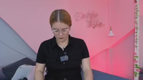 Alli  online show from April 17, 11:24 am