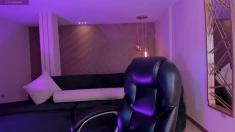 Allison Rogers online show from November 25, 2:33 am