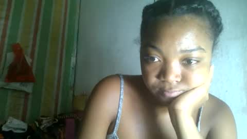 allizida01 online show from May 12, 5:32 pm