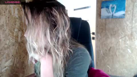 Snapshot of alllexandra chatting on June 18, 10:09 am alllexandra online show from June 18, 10:09 am