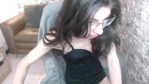 Snapshot of alllyson_ chatting on September 17, 7:59 pm alison online show from September 17, 7:59 pm