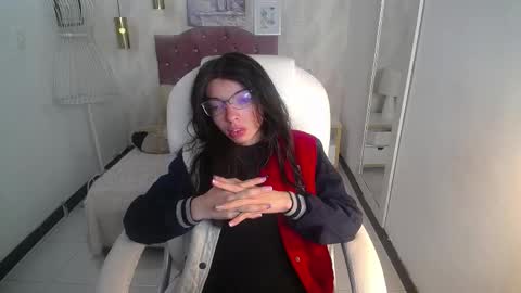 Snapshot of alllyson_ chatting on November 14, 9:02 pm alison online show from November 14, 9:02 pm
