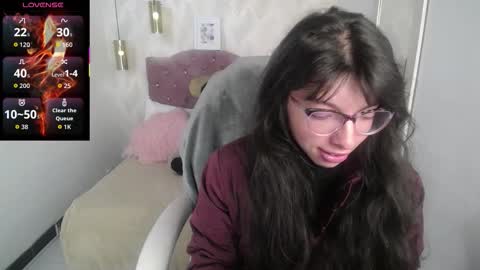 Snapshot of alllyson_ chatting on February 24, 8:07 pm alison online show from February 24, 8:07 pm