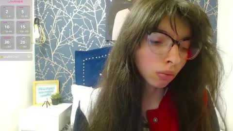 Snapshot of alllyson_ chatting on June 5, 8:58 pm alison online show from June 5, 8:58 pm