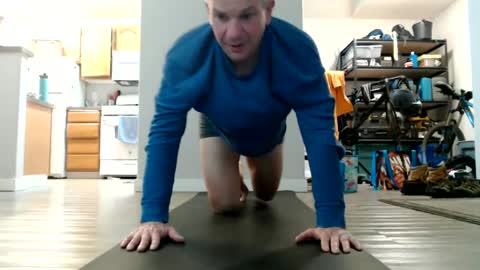 Snapshot of allnaked4 chatting on February 23, 5:01 am allnaked4 online show from February 23, 5:01 am