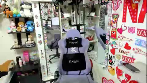 Snapshot of allsson_miller chatting on June 25, 12:21 am allsson_miller online show from June 25, 12:21 am