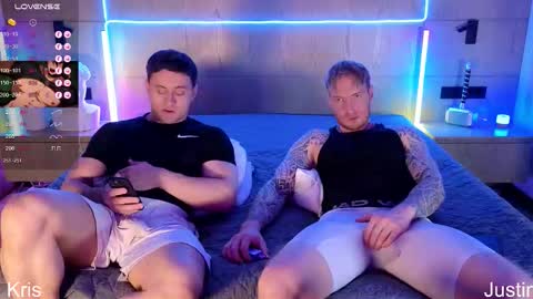 Snapshot of alltimehorny19 chatting on November 30, 8:35 pm Justin online show from November 30, 8:35 pm