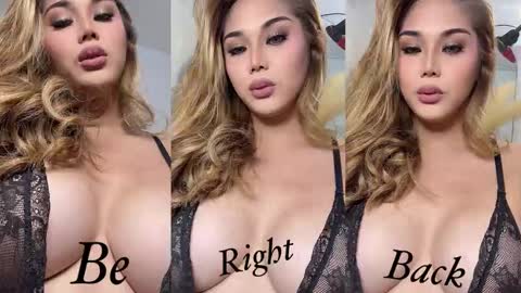 Snapshot of alluringallison chatting on November 12, 4:46 am Allison online show from November 12, 4:46 am