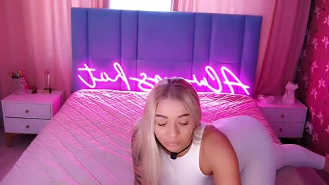 AlwaysHot online show from April 9, 2:11 am