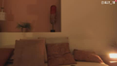 Snapshot of ally_addams chatting on April 27, 4:21 am Ally online show from April 27, 4:21 am