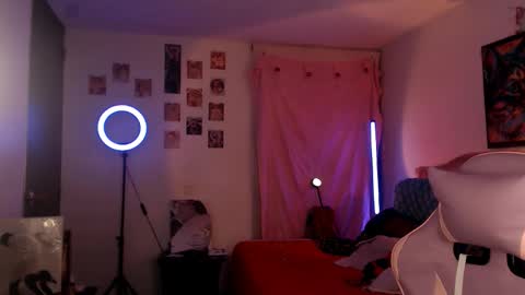 Snapshot of ally_donfort chatting on March 25, 1:00 am Ally online show from March 25, 1:00 am