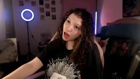 Snapshot of ally_donfort chatting on April 16, 11:18 pm Ally online show from April 16, 11:18 pm