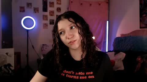 Snapshot of ally_donfort chatting on April 27, 11:14 pm Ally online show from April 27, 11:14 pm