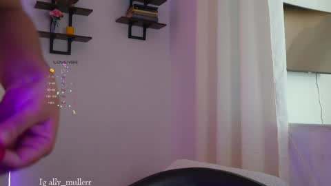 Snapshot of ally_muller chatting on May 20, 6:58 pm Ally online show from May 20, 6:58 pm