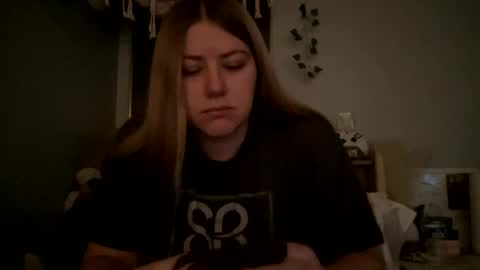 Snapshot of allyanalangel chatting on December 31, 3:23 am allyanalangel online show from December 31, 3:23 am