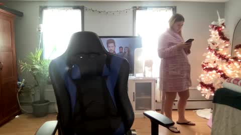 Snapshot of allyanalangel chatting on January 27, 8:39 pm allyanalangel online show from January 27, 8:39 pm