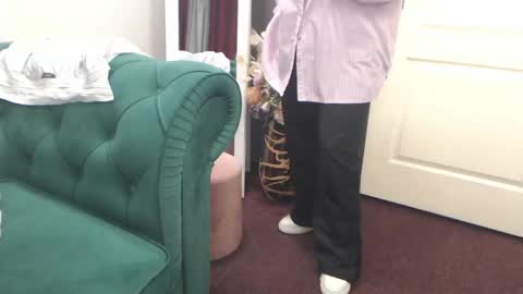 Snapshot of allyiah chatting on April 30, 8:57 pm online show from April 30, 8:57 pm