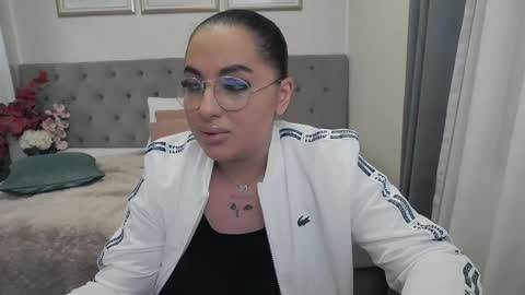 Snapshot of allyiah chatting on May 10, 2:11 pm online show from May 10, 2:11 pm