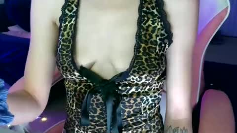 Ally Girl In Her Ally World online show from February 7, 8:40 am