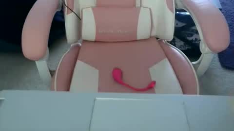 Ally Girl In Her Ally World online show from April 9, 1:27 am