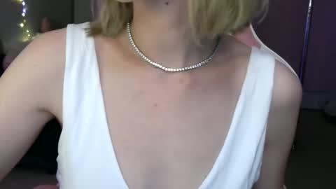 Ally Girl In Her Ally World online show from April 23, 4:03 am