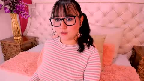 Snapshot of allyroux chatting on April 29, 5:30 pm Ally online show from April 29, 5:30 pm