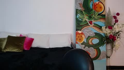 alma_art_ online show from April 7, 5:02 pm