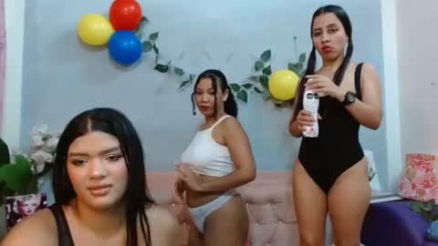Snapshot of alma_meza chatting on July 6, 1:41 pm alma_meza online show from July 6, 1:41 pm