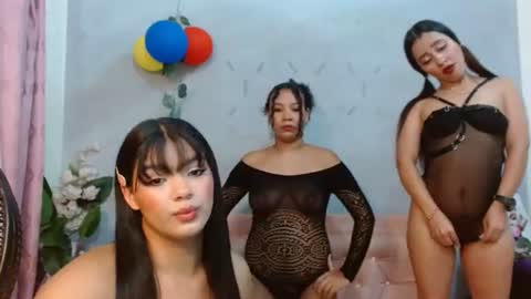Snapshot of alma_meza chatting on July 15, 1:38 pm alma_meza online show from July 15, 1:38 pm