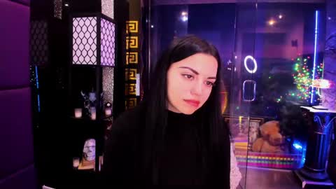 Snapshot of alma_pearl chatting on June 15, 7:32 am Alma online show from June 15, 7:32 am