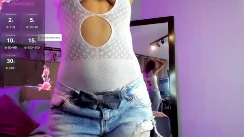 Snapshot of alma_rose_ chatting on May 28, 4:48 pm alma_rose_ online show from May 28, 4:48 pm
