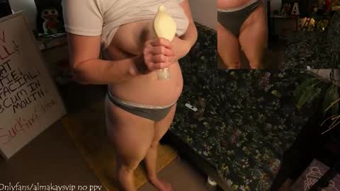 Snapshot of almakay01 chatting on February 21, 8:32 pm Jean and nick online show from February 21, 8:32 pm