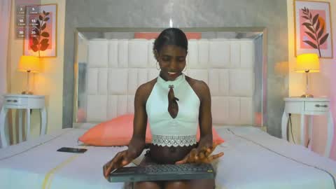 Snapshot of almasaennz chatting on June 6, 12:16 am online show from June 6, 12:16 am