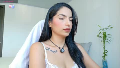 Snapshot of almatease chatting on May 20, 8:15 pm Alma online show from May 20, 8:15 pm
