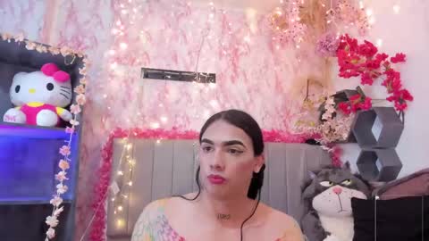 Snapshot of almazz_ chatting on May 5, 8:33 am Santy online show from May 5, 8:33 am