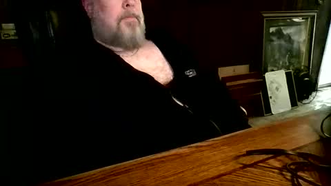Snapshot of almostdaylight chatting on May 29, 5:55 pm AlmostDaylight online show from May 29, 5:55 pm